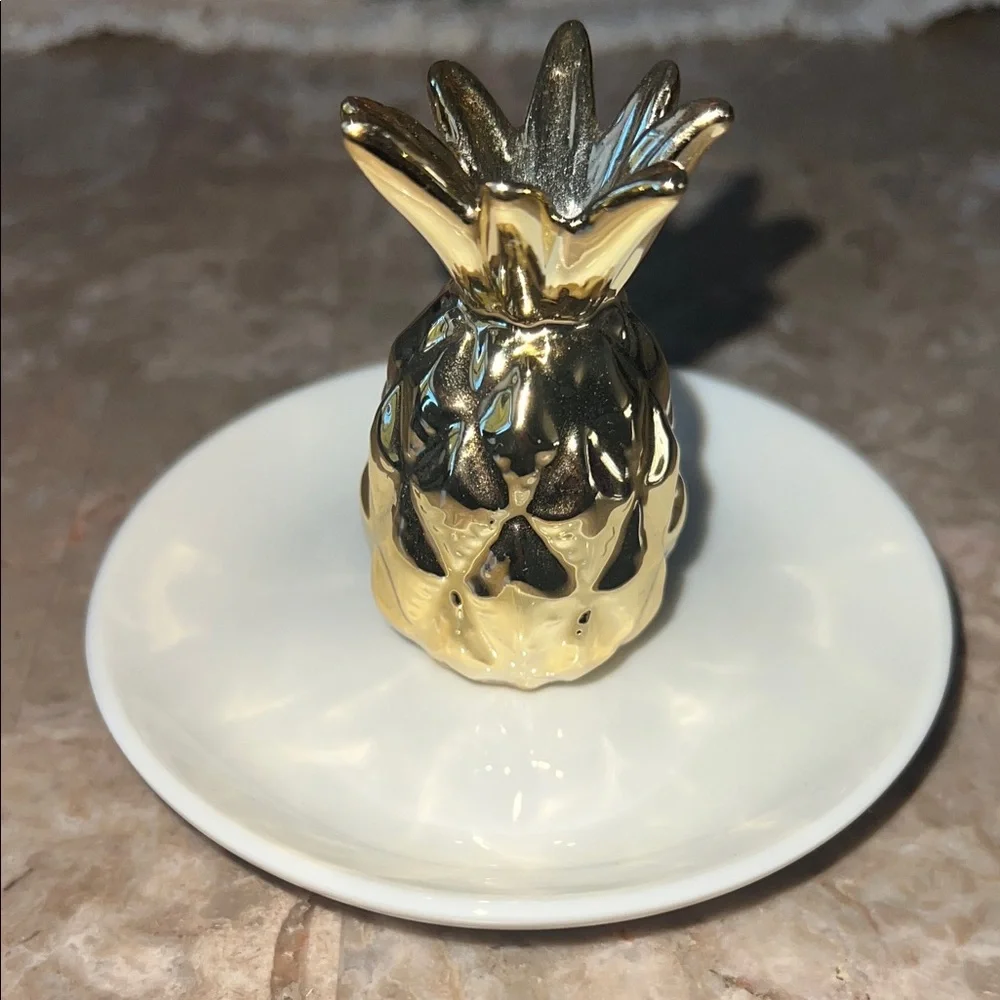 Kohl's Gold Pineapple Accent Jewelry Glass Plate